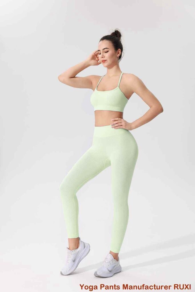 Kényelmes és stílusos férfi leggings zsebekkel Ruxi hu154